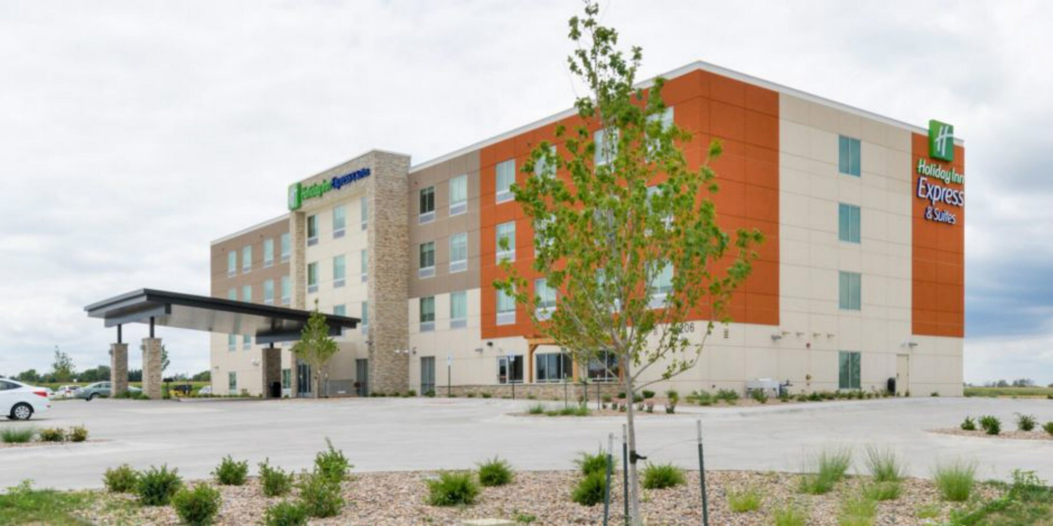 Holiday Inn Express Alliance - Tap to explore photos