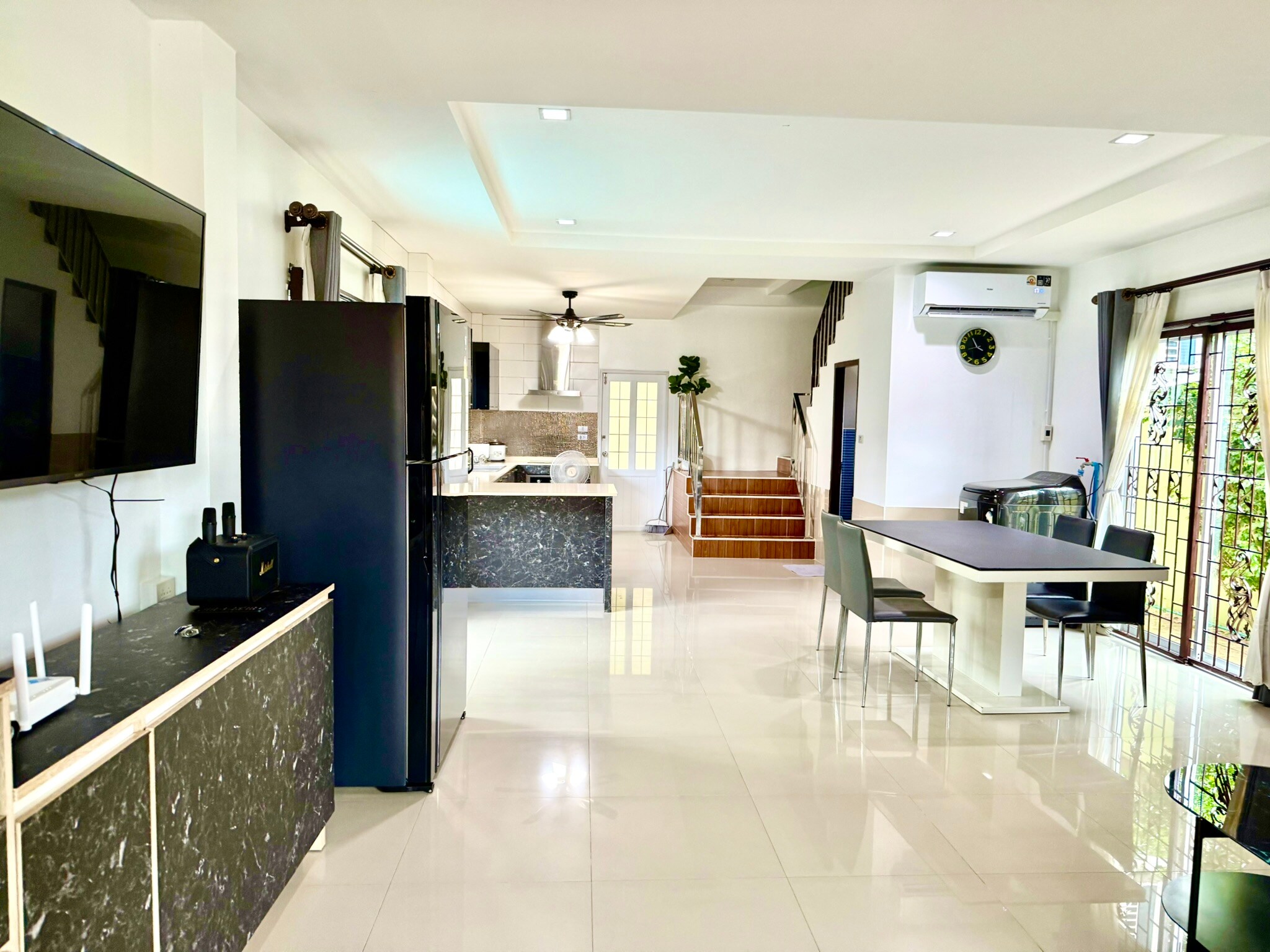 Warisa Happy Pool Villa - Tap to explore photos