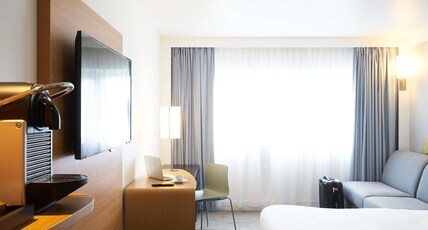 Novotel Marne Vallee Collegien Room Type - Classic Room with 1 double bed and 1 single sofa bed Novotel Marne Vallee Collegien Room Type - Classic Room with 1 double bed and 1 single sofa bed
