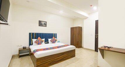 Fabhotel Fortune Residency - Nr. Sarai Rohilla Railway Station Room Type - Deluxe Room