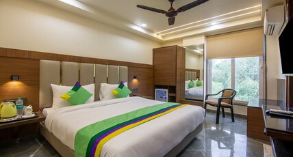 Treebo Royal Comfort Room Type - Deluxe Room