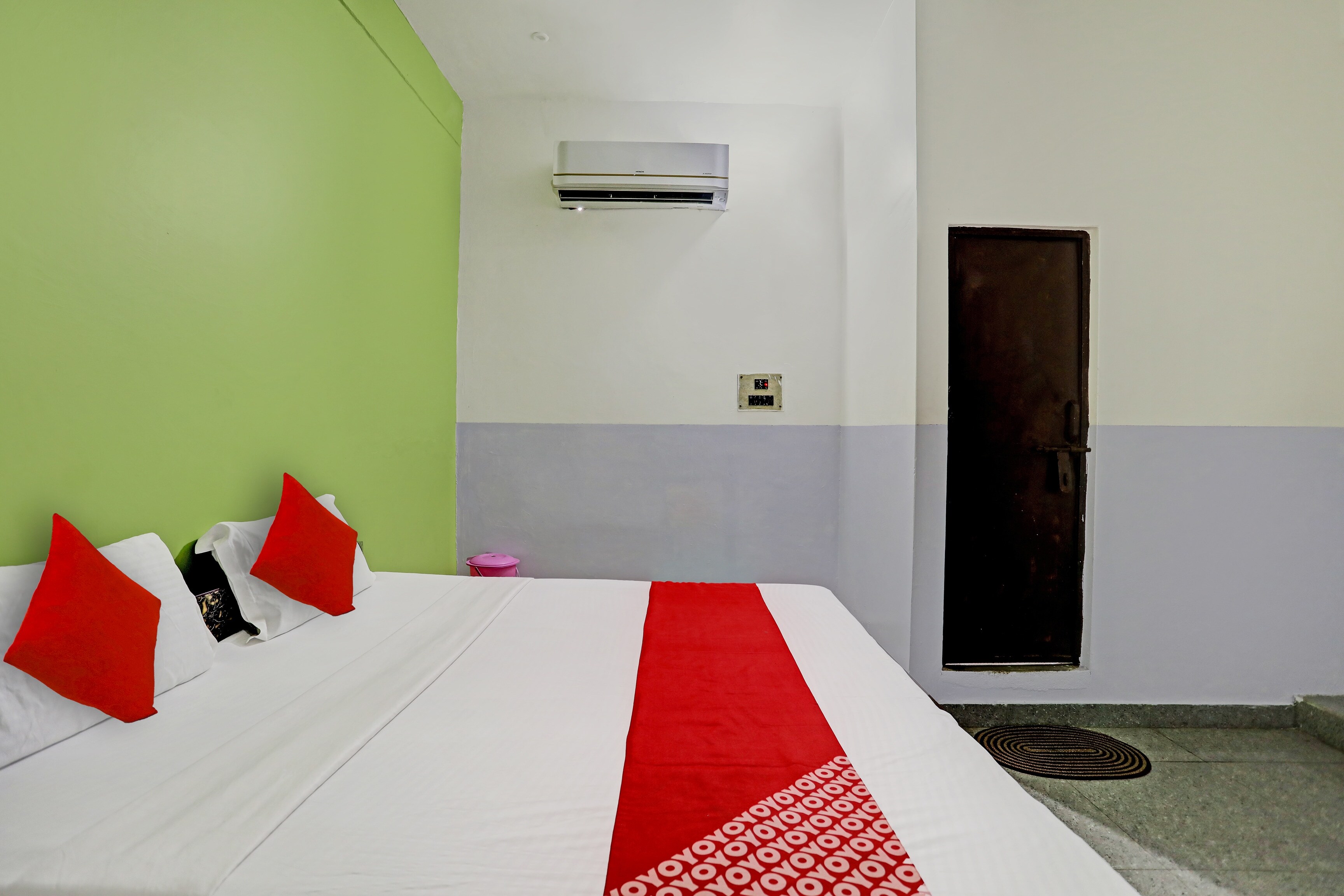Hotel O NURSING FARM Mahrawal - Tap to explore photos