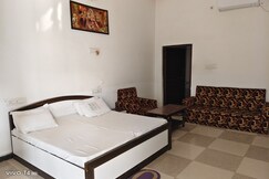 PG HOTEL AND GUEST HOUSE