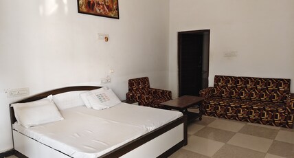 PG HOTEL AND GUEST HOUSE Room Type - FAMILY ROOM