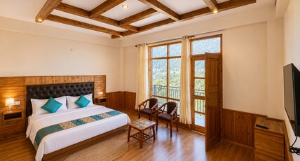 The Eagle Stay Room Type - Super Deluxe with Mountain View and Balcony