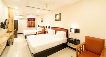 Hotel Shree Residency Room Type - Executive Family Room (2 Double King Bed)