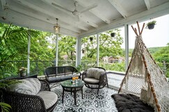 The Penthouse 2bhk in Parra by Orange Sunsets