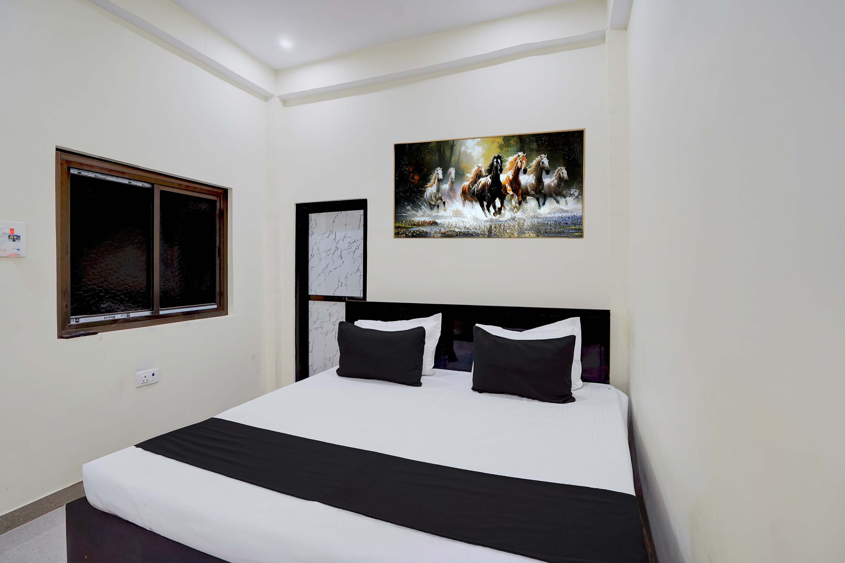 Spot on Highway Guest House - Tap to explore photos