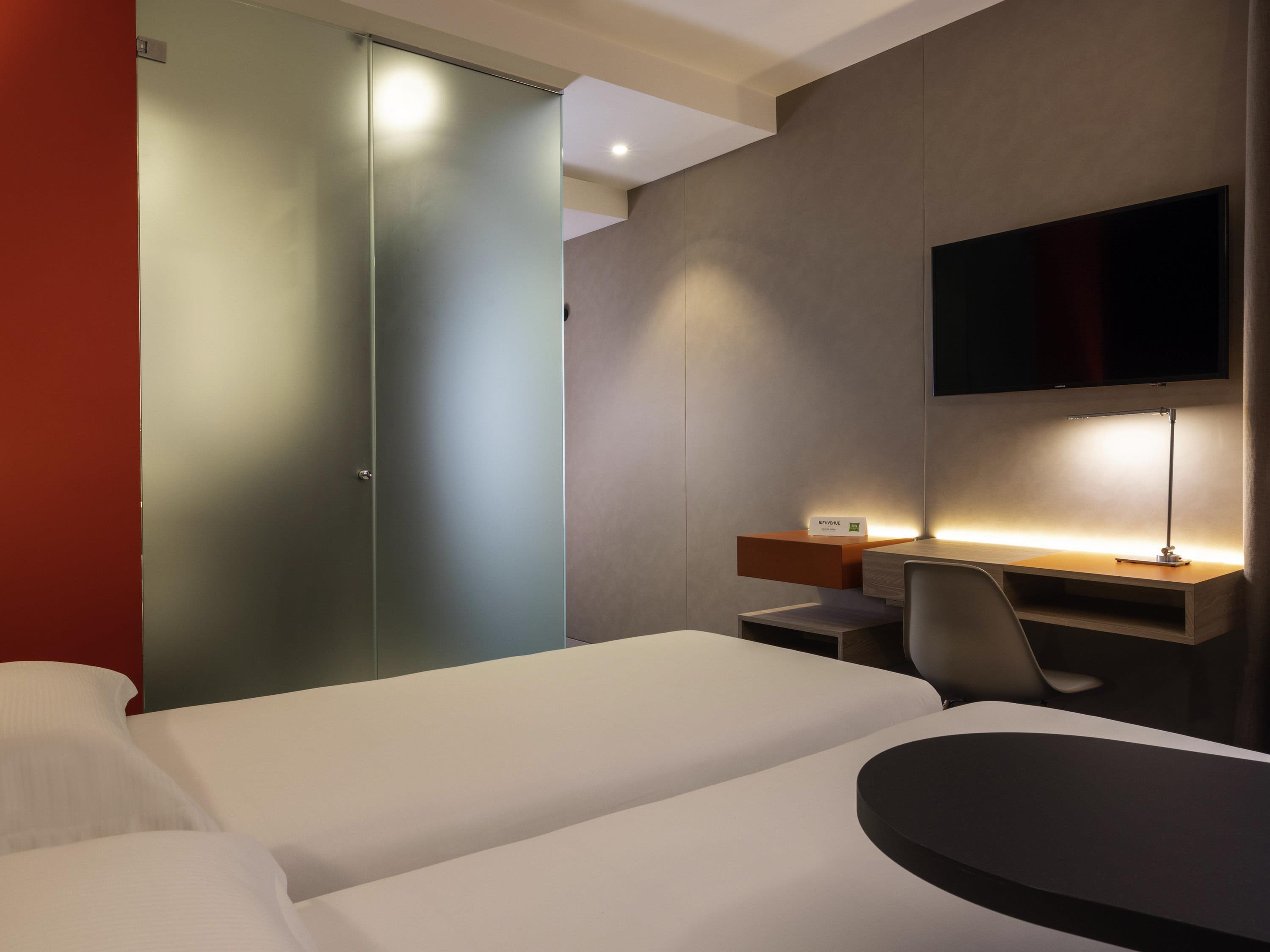 ibis Styles Bourg La Reine - Tap to explore photos