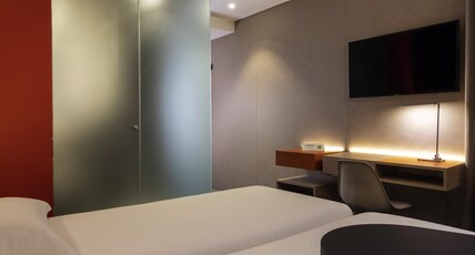 ibis Styles Bourg La Reine Room Type - Standard Room with 2 twin beds