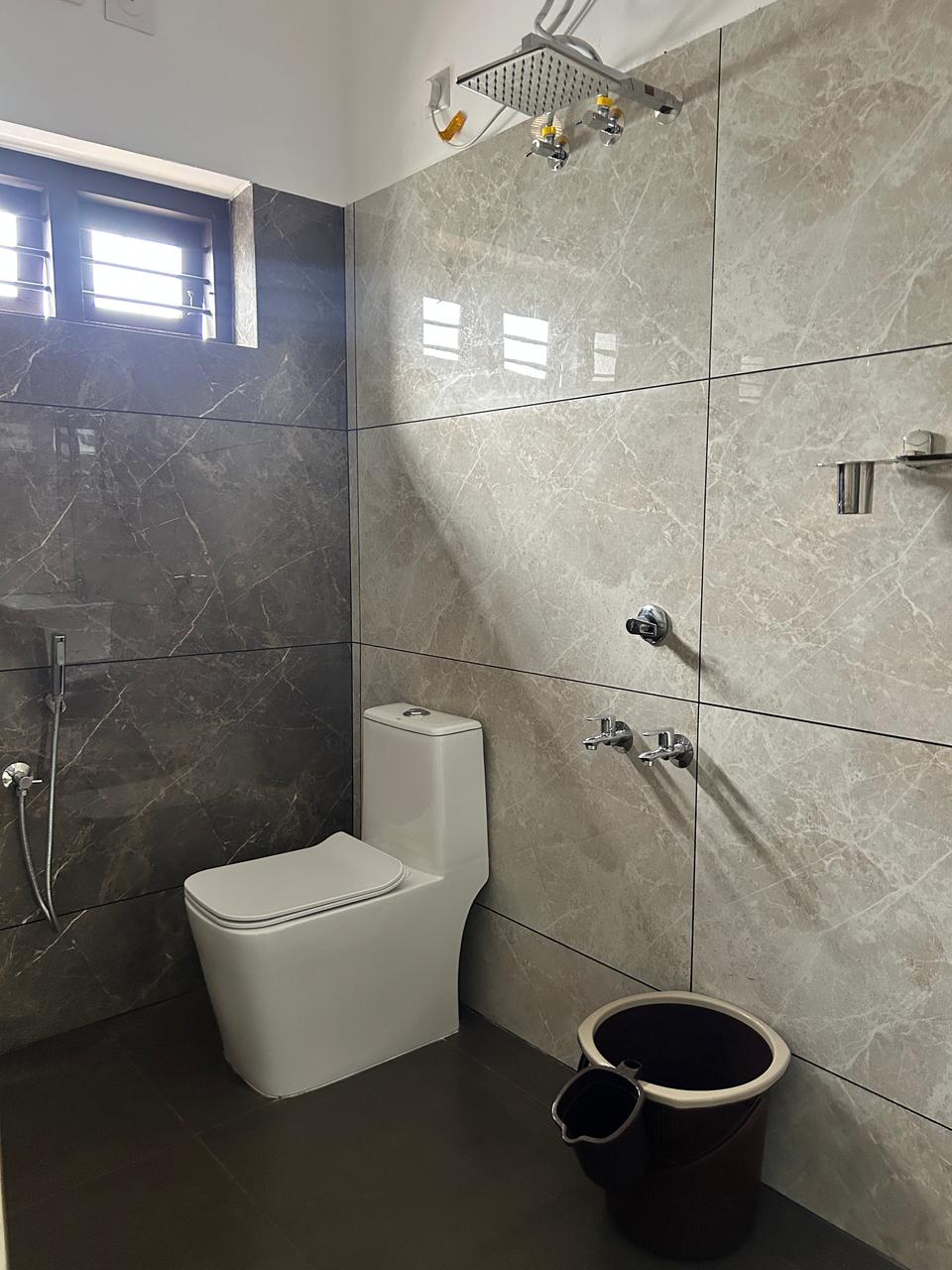 Pavithra 2BH Apartment | 500m from Guruvayur Temple - Tap to explore photos