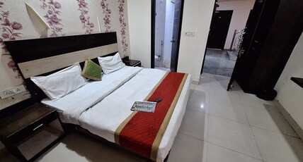 Hotel Yash Residency Room Type - Deluxe room with Balcony