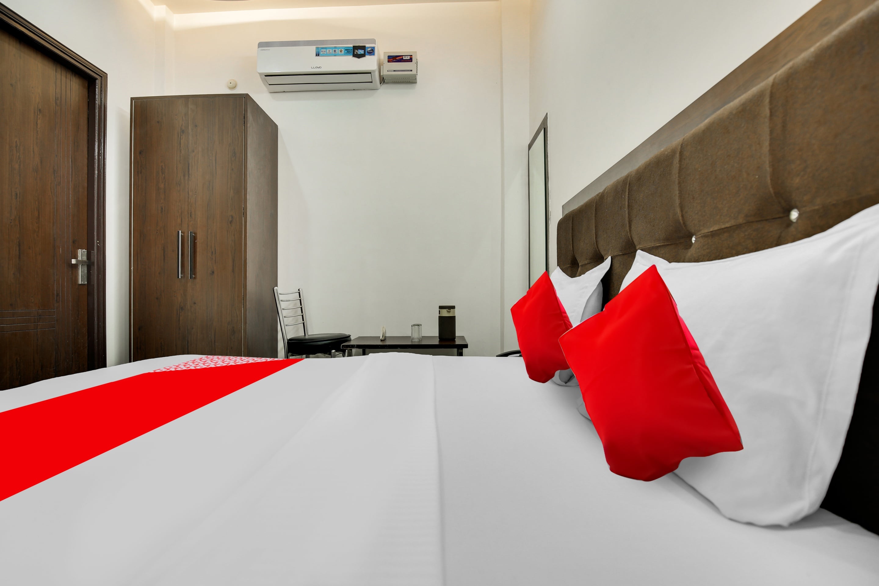 Super Hotel O King Star Residency - Tap to explore photos