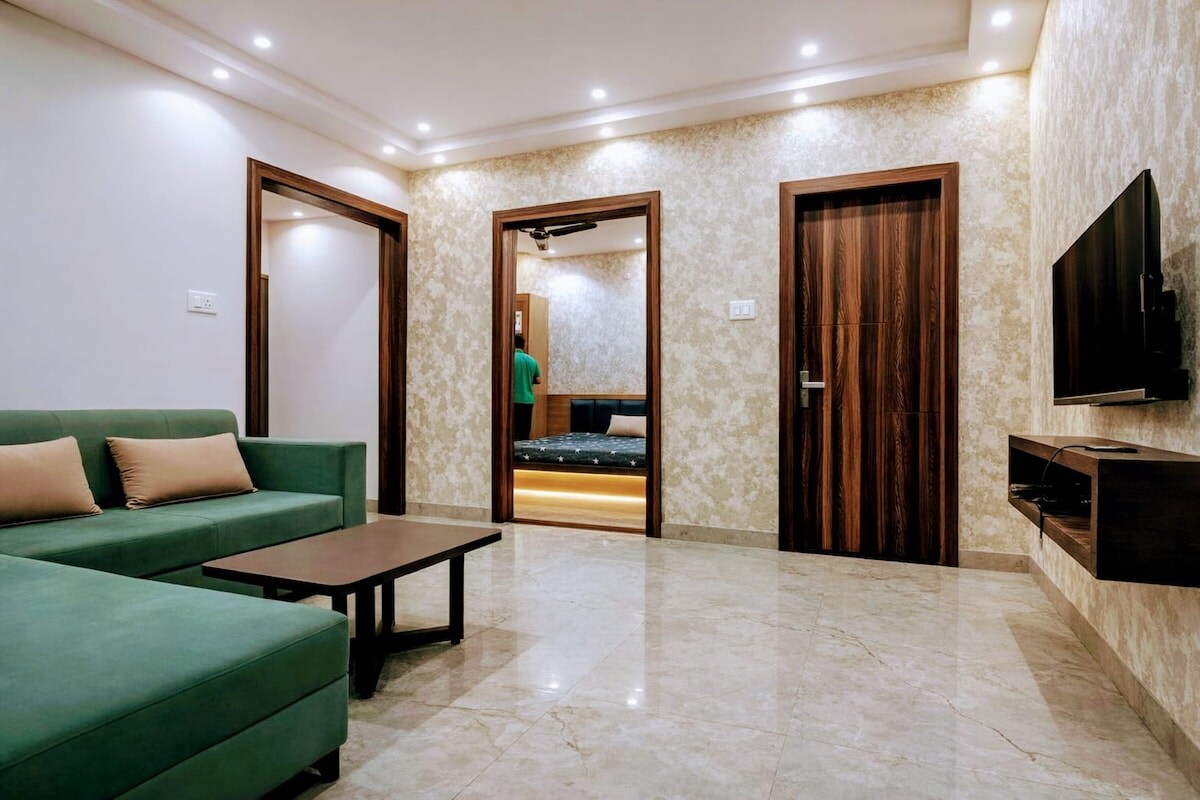 UrbanBliss Divine Cozy Luxury 1BHK Nr Vijay Nagar - Tap to explore photos