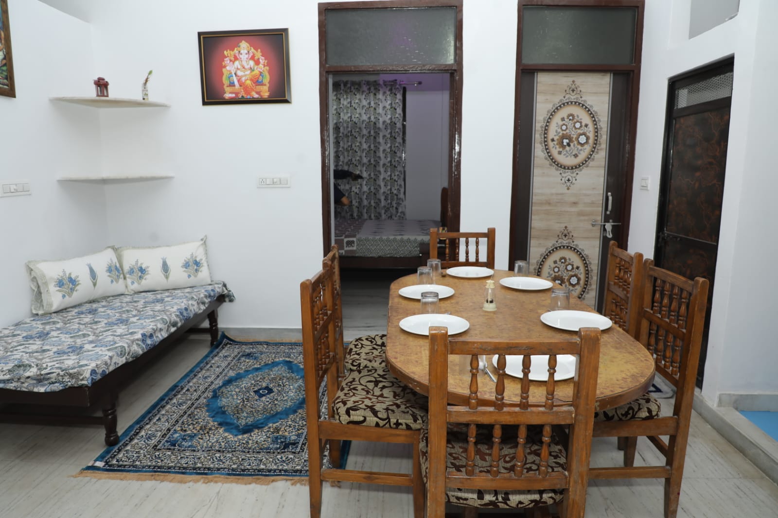 Tara Home Stay - Tap to explore photos