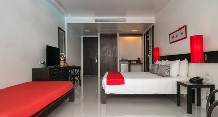 The Old Phuket - Karon Beach Resort Room Type - Deluxe Room with Pool Access