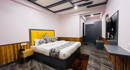 Apple Flower Room Type - Deluxe room with balcony