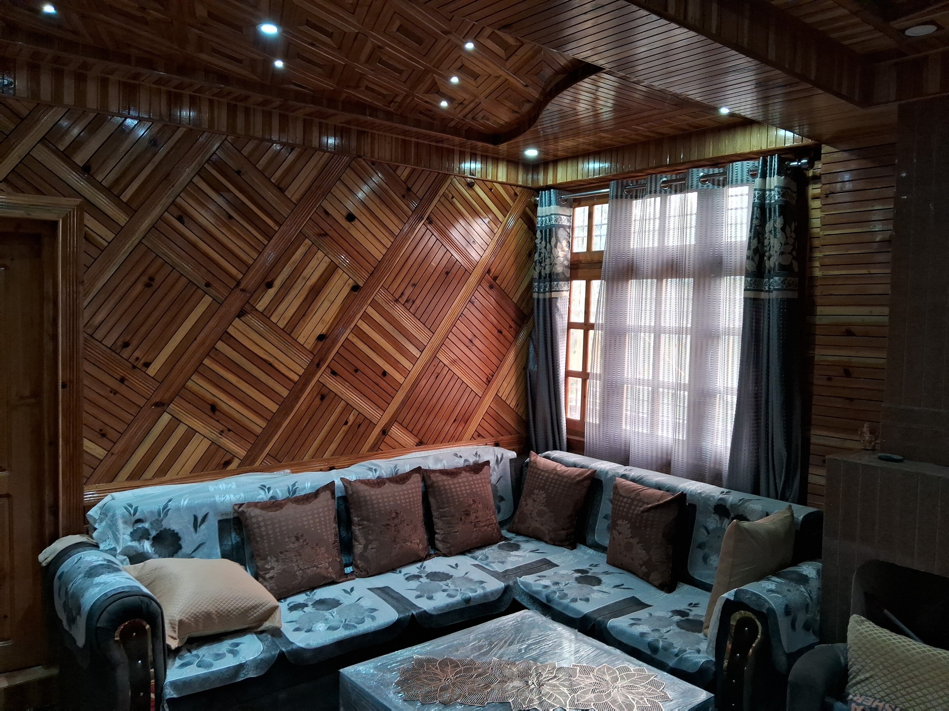 Cozee Mozee Family Homestay - Tap to explore photos