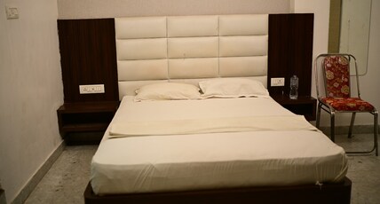 Pratap Inn near Bairiya Bus Stand Room Type - Standard Double AC