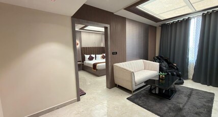 SRINIVAS SAFFRON HOTEL, MANGALORE Room Type - Chancellor Sky Suite