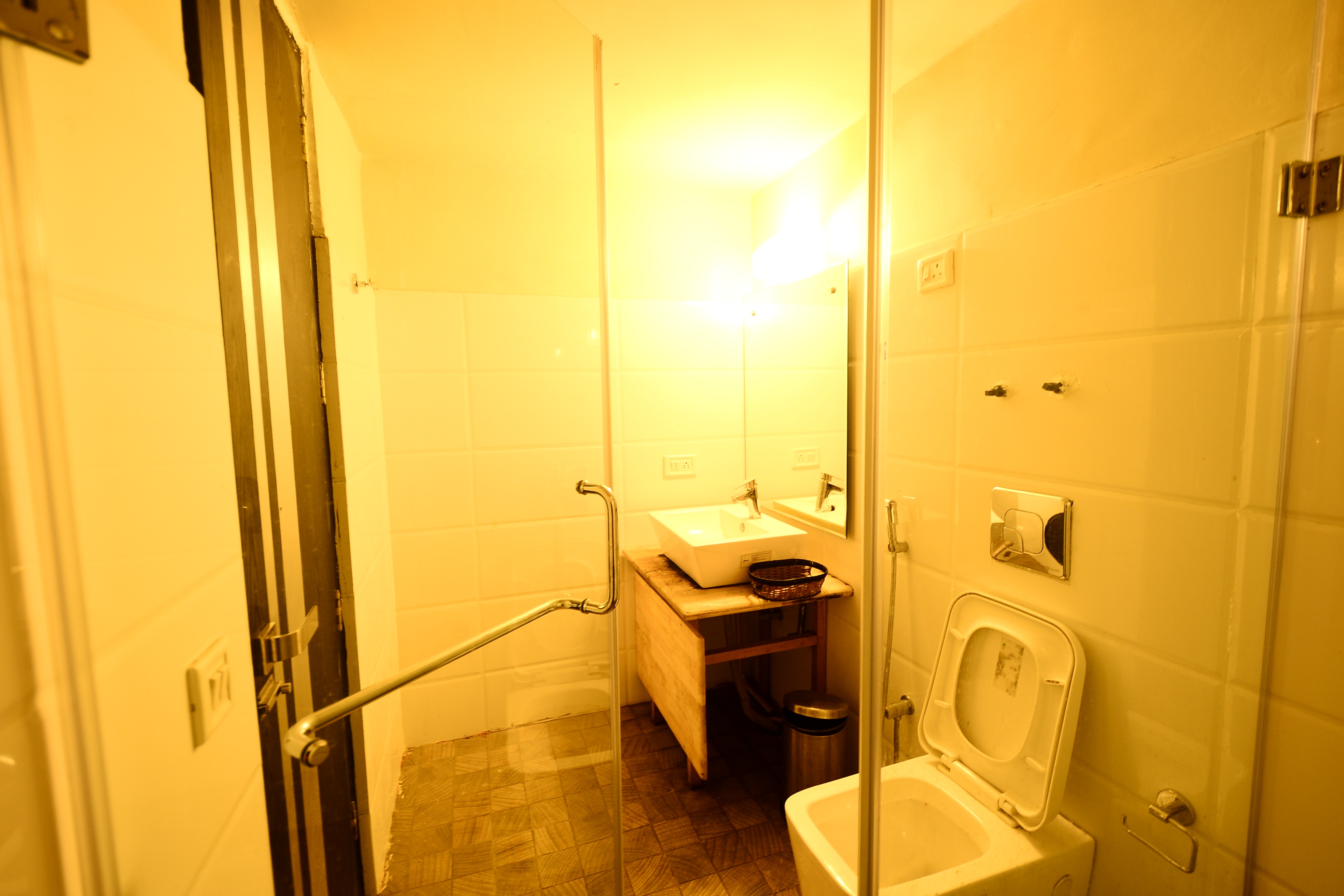 Aksa Hotel - Tap to explore photos