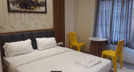 Hotel Plaza Avenue Room Type - Deluxe Bed AC Room