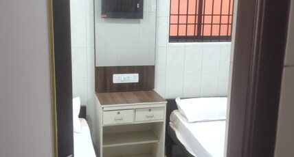 Sri Devi Residency Teynampet Room Type - Standard AC Room