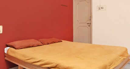 Hotel Lakshmi Saraswathy Room Type - DELUXE WITH BALCONY
