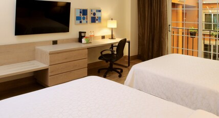 Holiday Inn Express TORREON Room Type - 2 Queen Standard