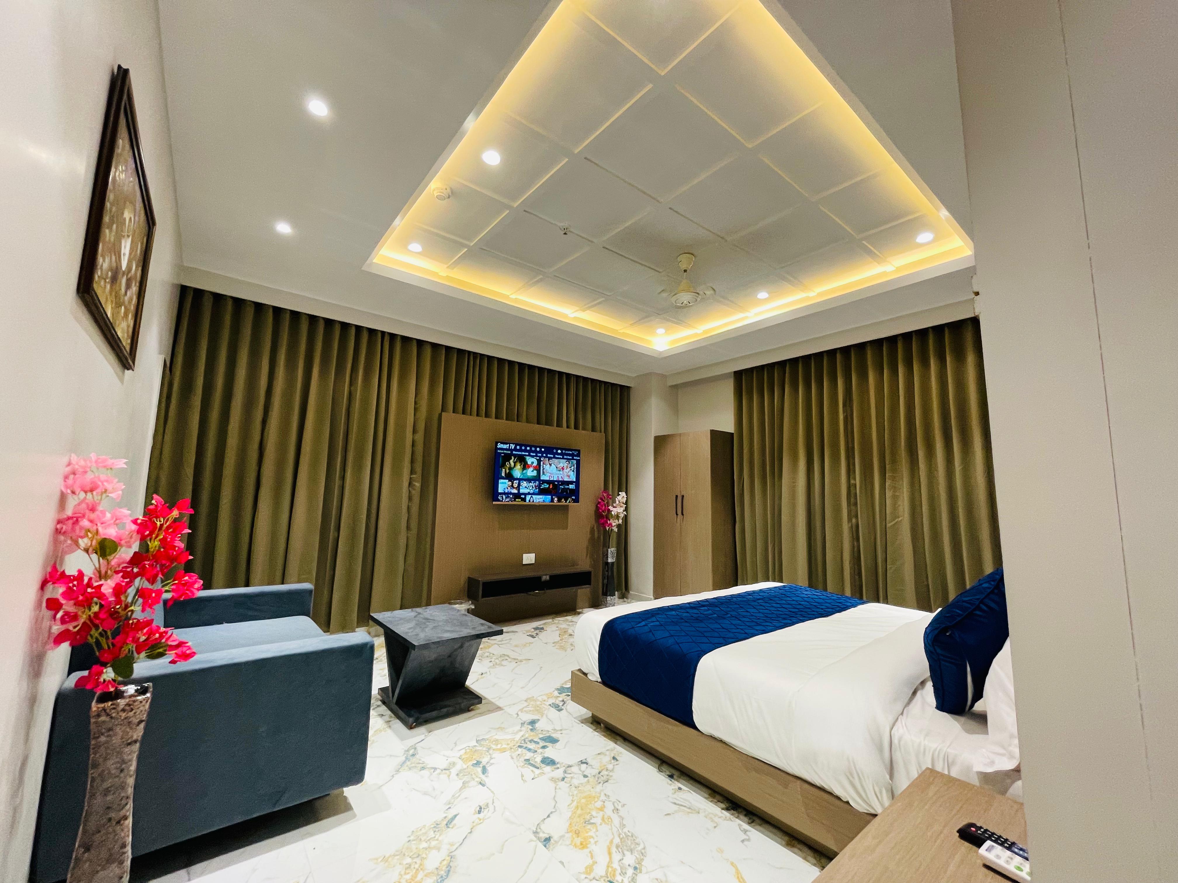 Hotel Arose - Tap to explore photos