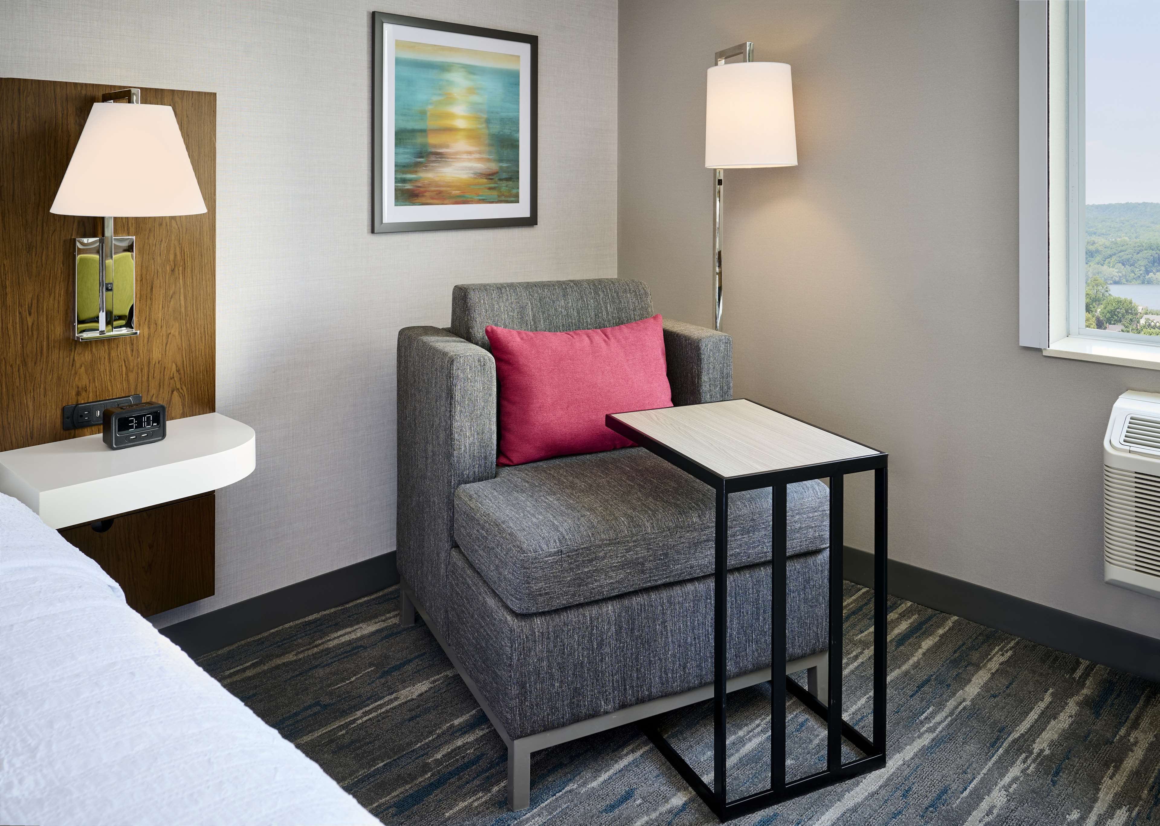 Hampton Inn by Hilton Hamilton - Tap to explore photos