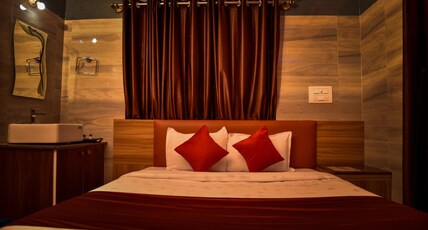 Sree Varada International Room Type - Standard AC Room