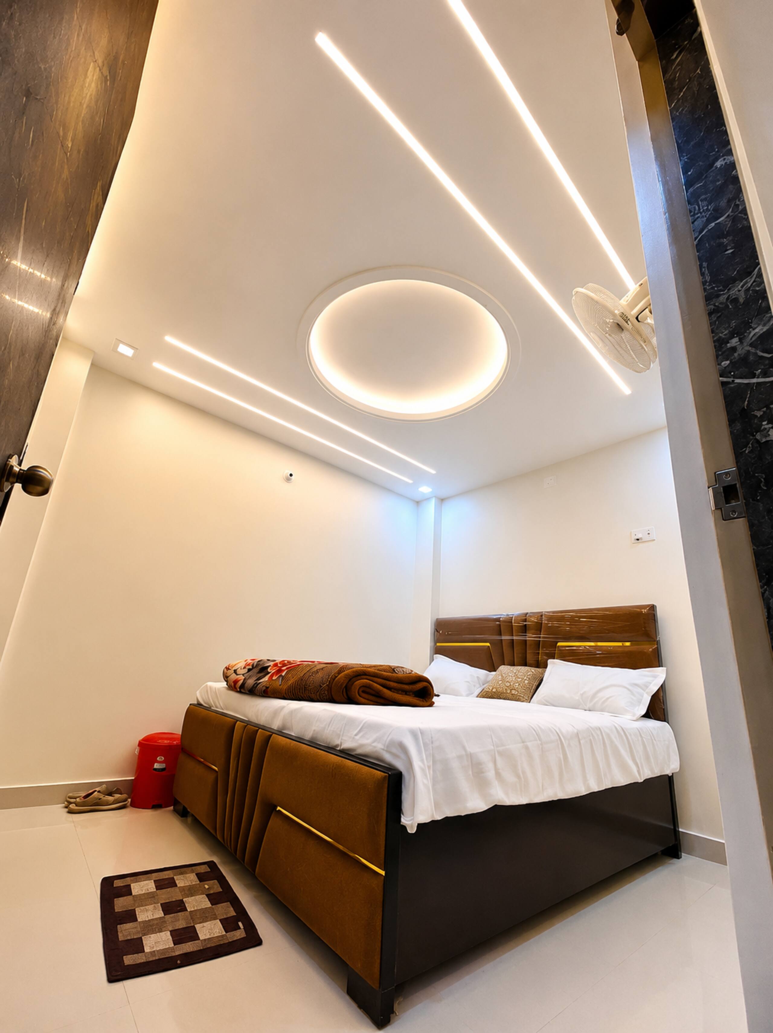 Prime stay near Patna Junction AC room - Tap to explore photos