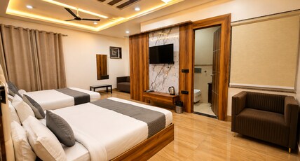 THE VRINDAVAN INN, Vrindavan-Near Prem Mandir Room Type - Family Room