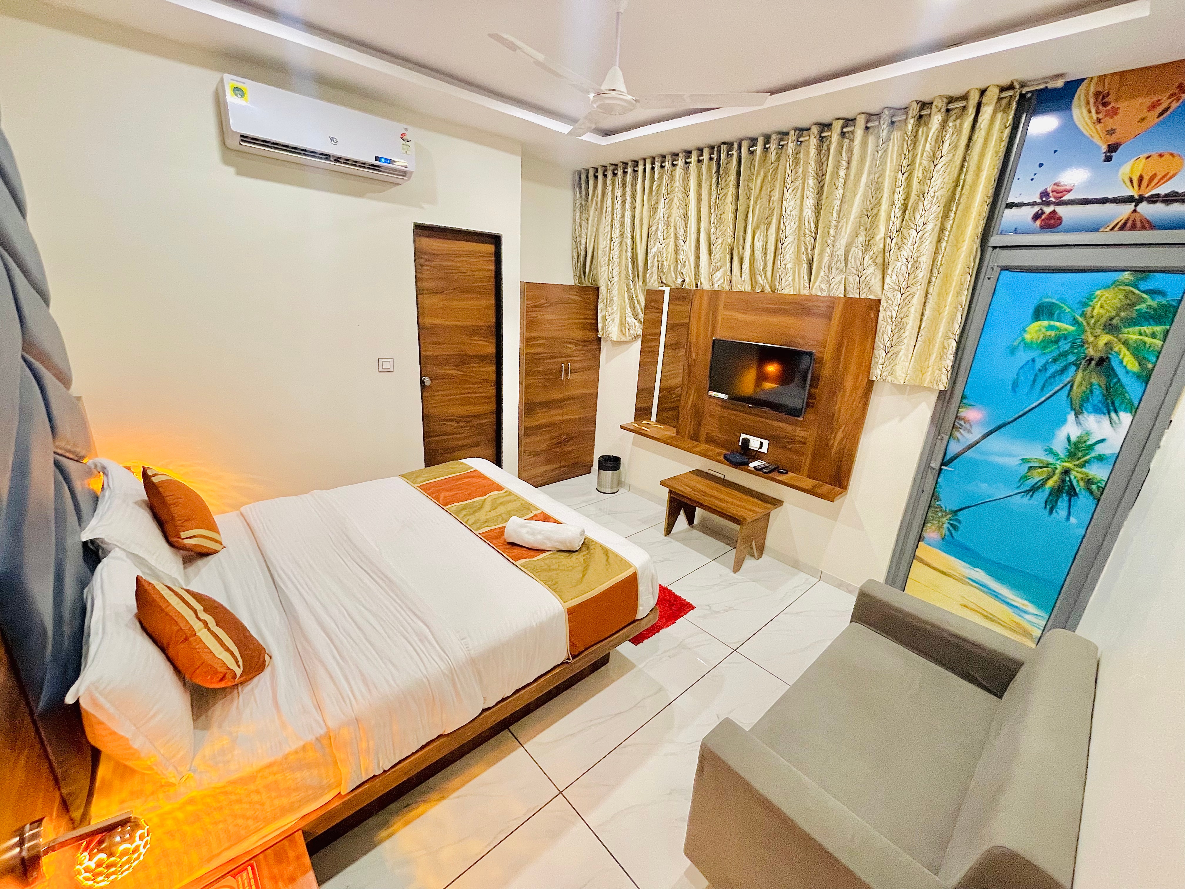 Hotel Avenue - Tap to explore photos