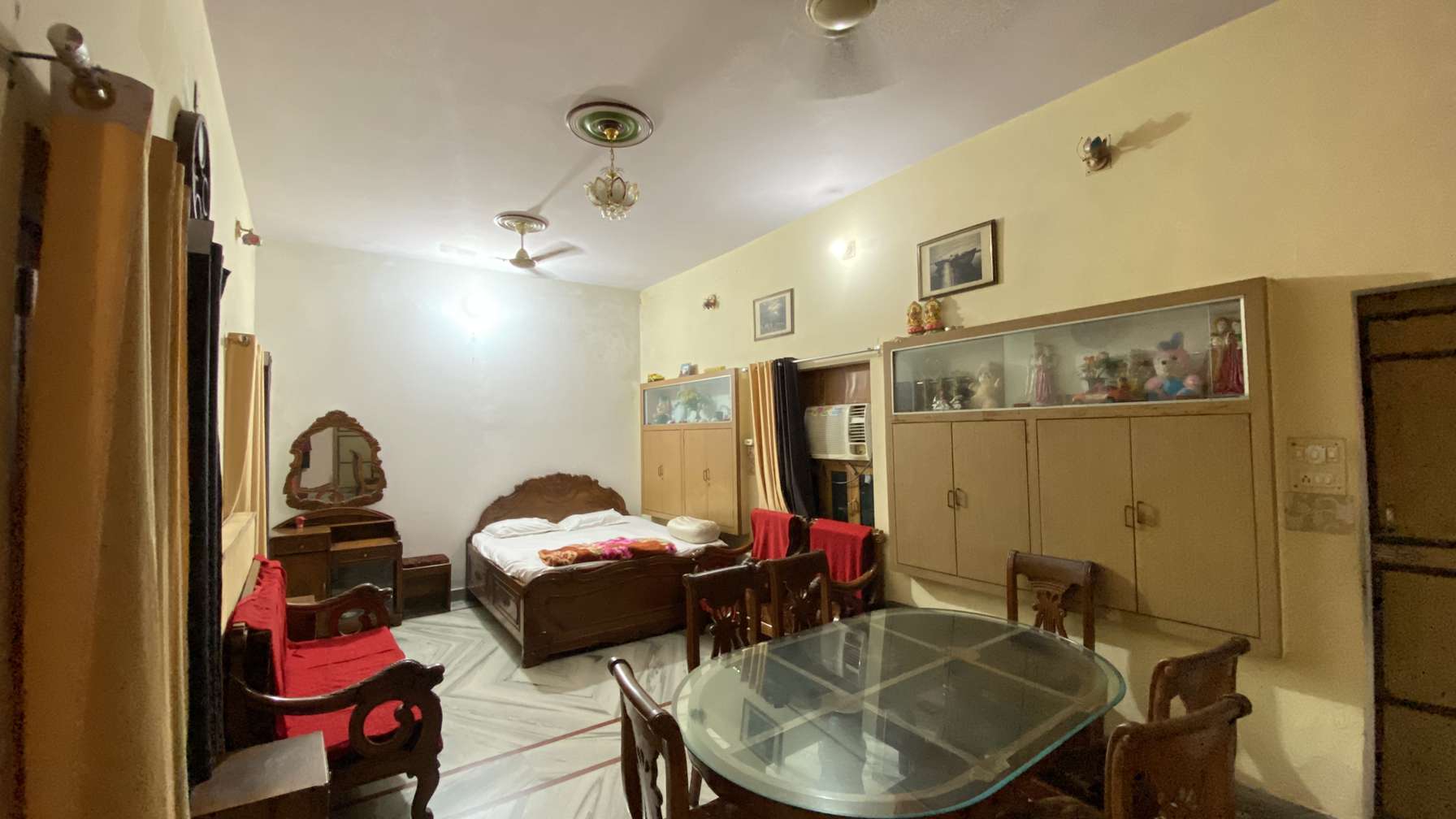 KUSUM PALACE HOMESTAY - Tap to explore photos