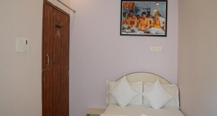 The blue pg house Room Type - Standard AC Room