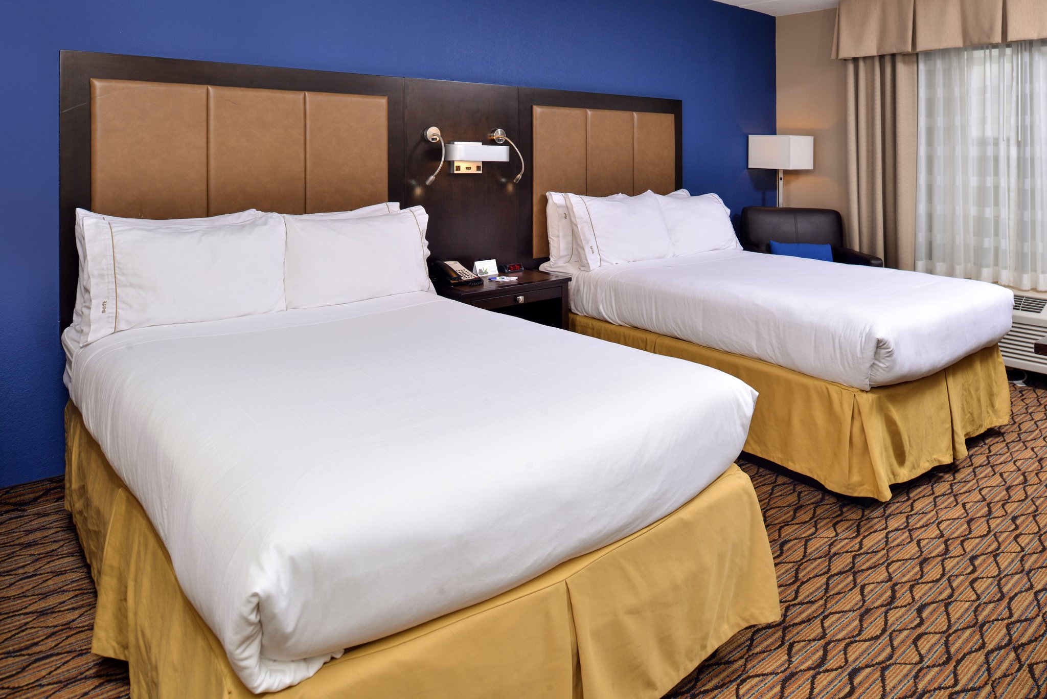 Holiday Inn Express HUNT VALLEY - Tap to explore photos