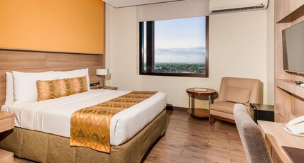 The Bayleaf Cavite Room Type - Deluxe Queen