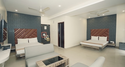 Hotel J P Room Type - Deluxe Quadruple Room