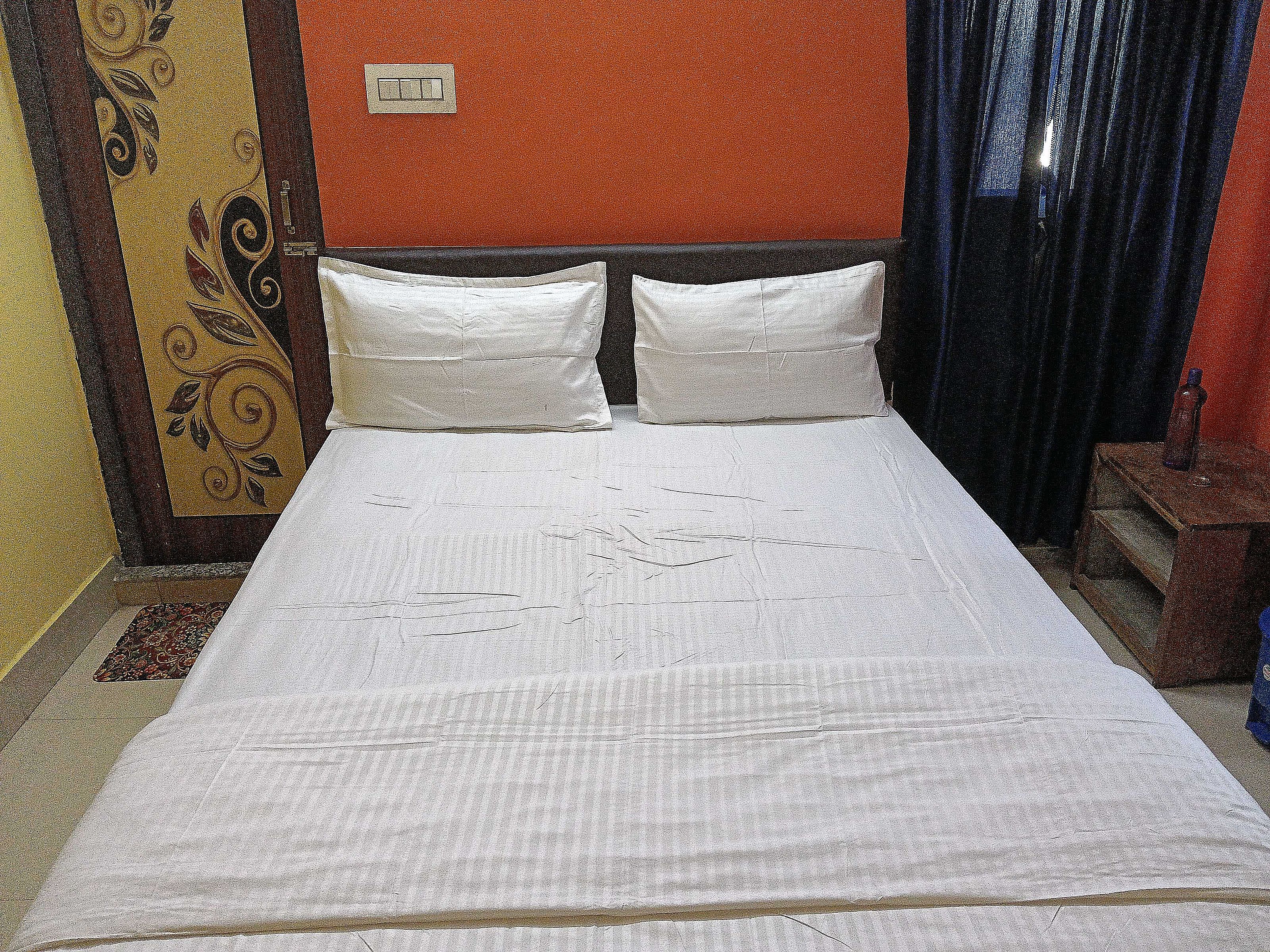 Hotel O Mo Homestay - Tap to explore photos