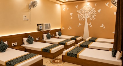 Hotel Shankuntla Palace - 400 Mtr from Vishnupad Mandir Room Type - 7 BED FAMILY ROOM Hotel Shankuntla Palace - 400 Mtr from Vishnupad Mandir Room Type - 7 BED FAMILY ROOM