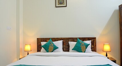 Hotel Krishna Kunj Room Type - Super Deluxe Room