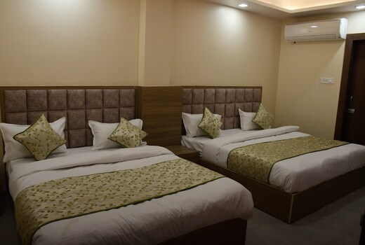 Yash Hotel