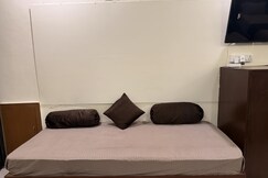 Soul Stays 4 Bed 14 Minutes from Mahakal