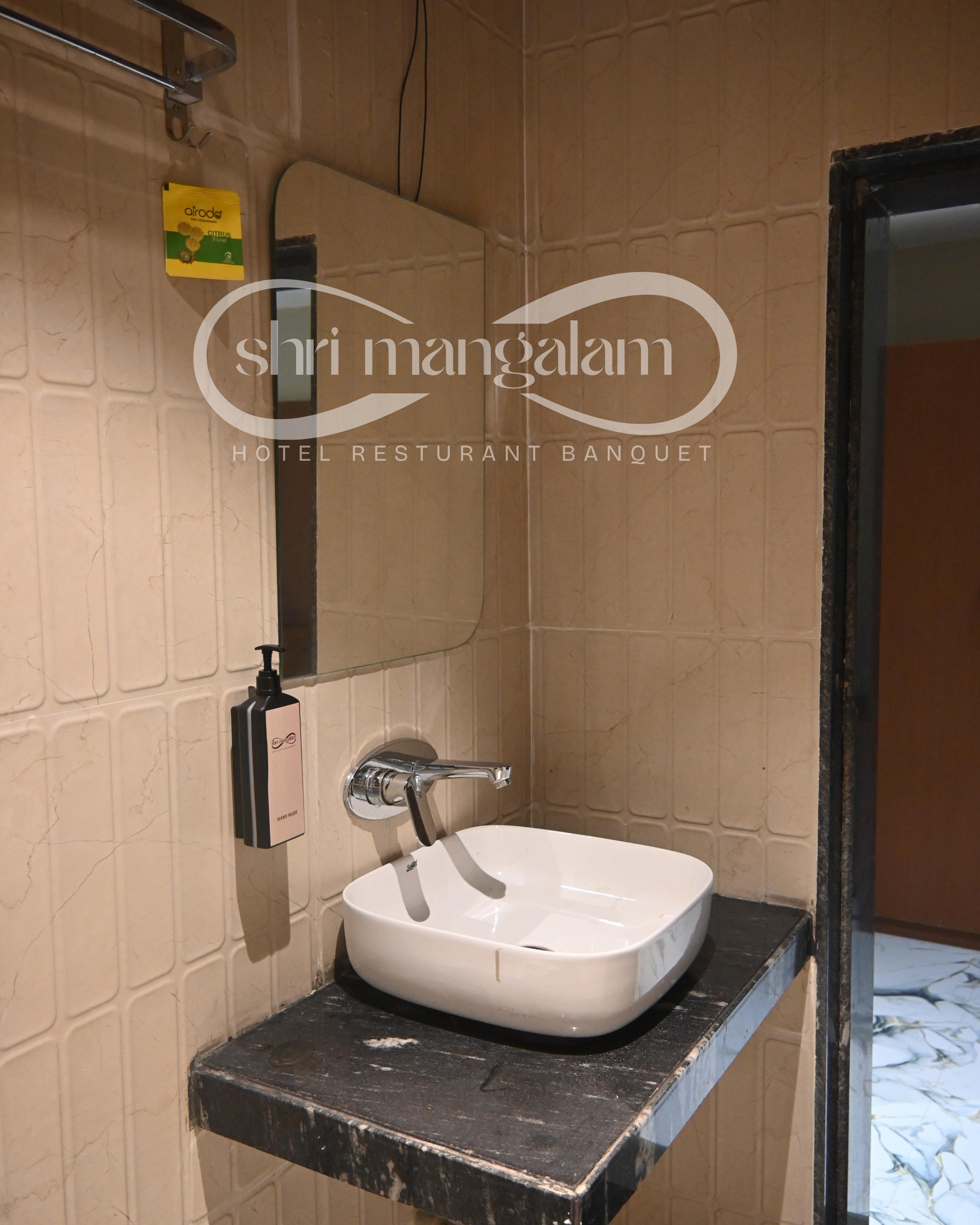 SHRI MANGALAM HOTEL RESTAURANT BANQUET - Tap to explore photos