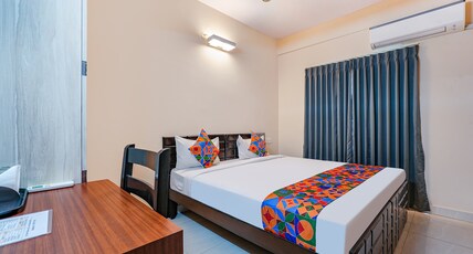 FabHotel Crystal Suites Room Type - Deluxe Room