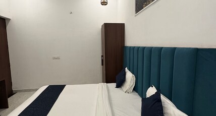 Jasmin - A Luxury Stay I 5 min from TajMahal Room Type - Superior Room