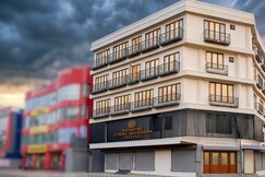 Valmere Chery Blossom Suites