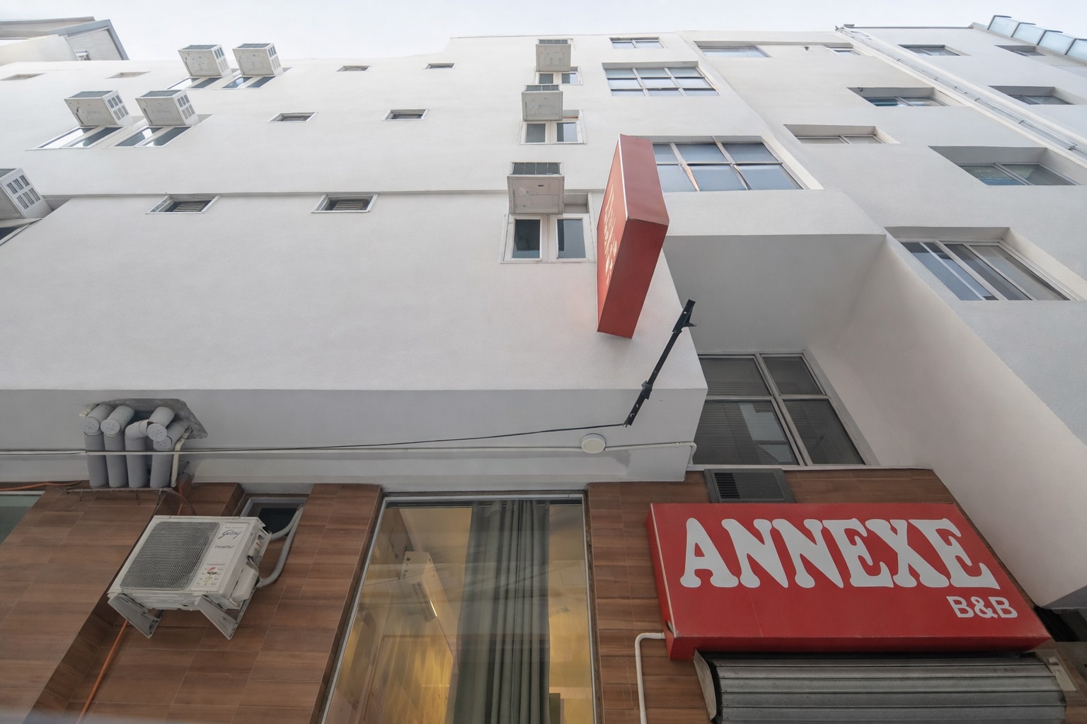 Hotel Annexe - Tap to explore photos